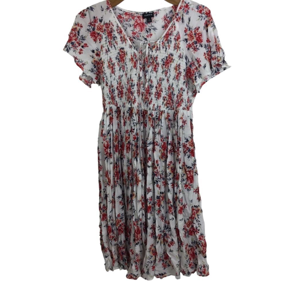 Torrid Women Floral Smocked Challis Flutter Sleeve Boho Skater Dress Ivory Red 1